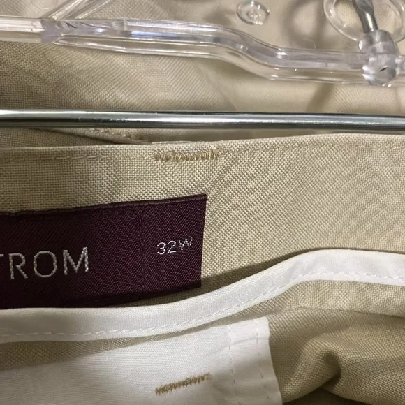 2 Pair Identical Nordstrom 9” Cotton Shorts Pleats
Smartcare 32W, 1 Tan, 1 Brown - Picture 4 of 10